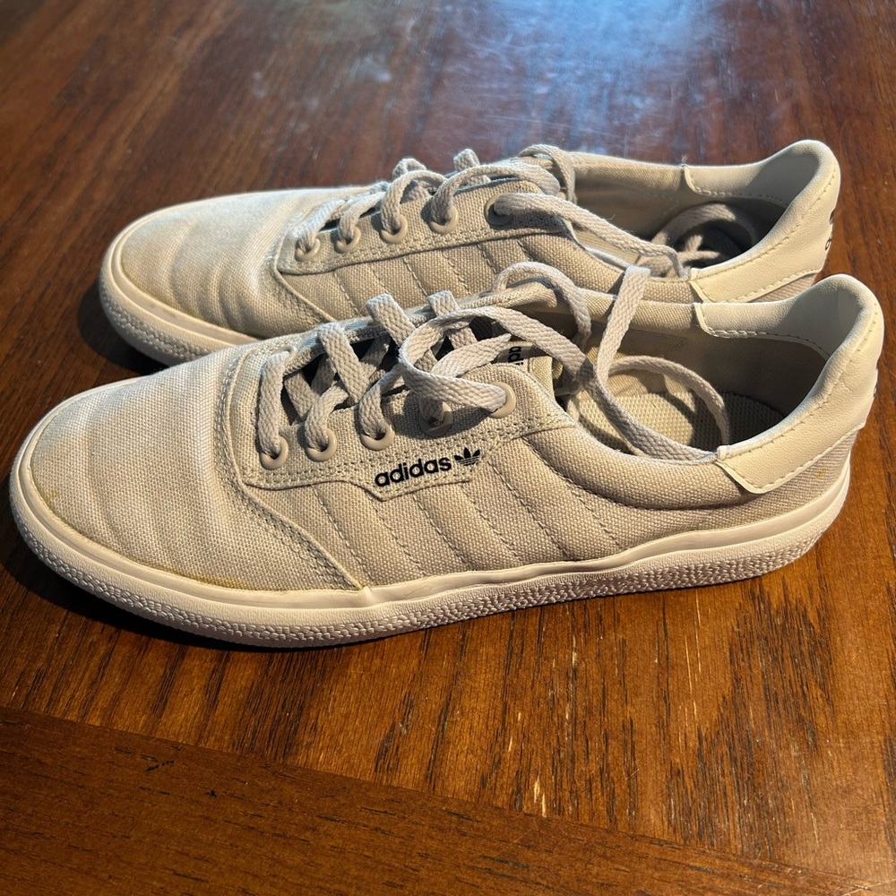 Adidas Light Gray Casual Sneakers fit women’s size 7.5